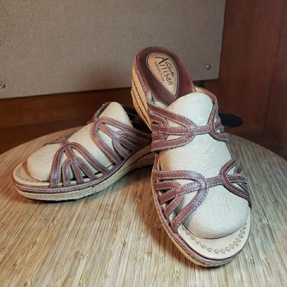 Clarks Shoes - Vintage CLARKS ARTISAN Woman's Size 8M Brown Leather Espadrille Wedge Sandals